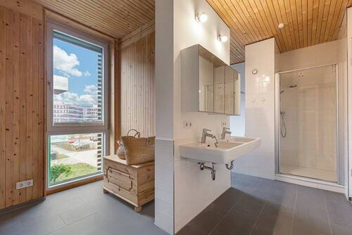 Badezimmer im Dachgeschoss - 