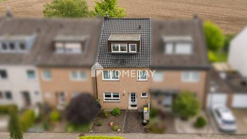 Außenansicht Drohne 1 - Reihenmittelhaus mit 160,00 m&sup2; in Köln zum Kaufen