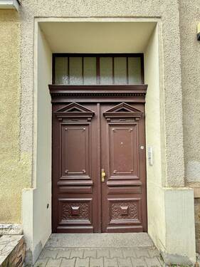 Haustür - 3 Zimmer Etagenwohnung zum Kaufen in Leipzig