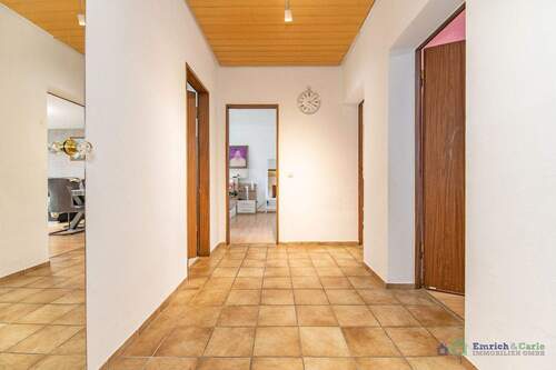 Flur / Eingangsbereich - 