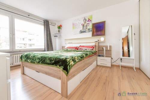 Schlafzimmer - Etagenwohnung mit 88,00 m&sup2; in Neu-Isenburg / Gravenbruch zum Kaufen