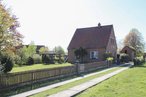 Hausauffahrt - 8 Zimmer Einfamilienhaus in Marklohe