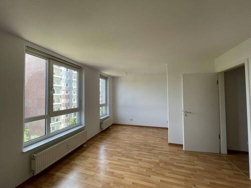 Wohnzimmer - 1 Zimmer Etagenwohnung zum Kaufen in Leipzig Grünau