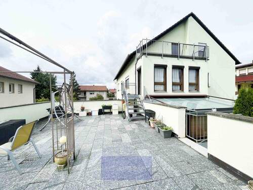 4 - 8 Zimmer Mehrfamilienhaus, Wohnhaus zum Kaufen in Adelsdorf