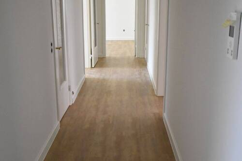 Flur in der Wohnung - Etagenwohnung mit 126,00 m² in Schwerin zur Miete