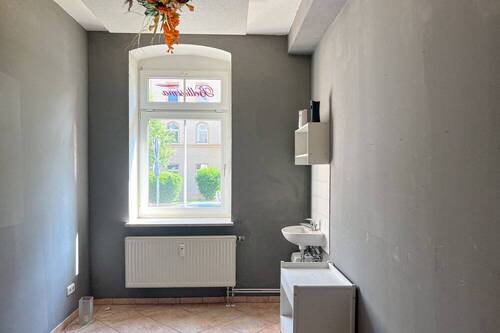 Hinteres Zimmer mit Blick zur Auenstraße - 5 Zimmer Gewerbeobjekt (Büro, Produktion, Verkauf) zum Kaufen in Erfurt