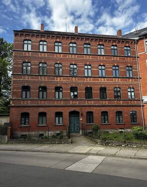 Hausansicht (2).jpeg - +++Helle 4 Raumwohnung mit Gartenmitbenutzung +++