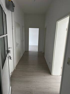 Flur.jpeg - 4 Zimmer Etagenwohnung zur Miete in Weißenfels