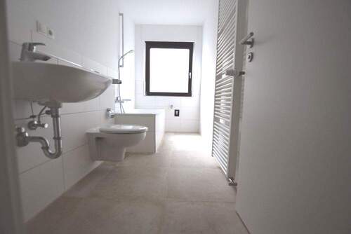 Bad - 2 Zimmer Etagenwohnung zur Miete in Ludwigshafen / Mitte