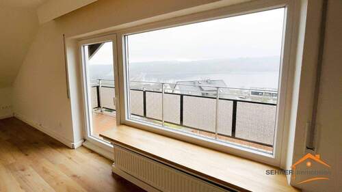 Balkon, Seeblick - Etagenwohnung mit 91,00 m&sup2; in Sundern zum Kaufen