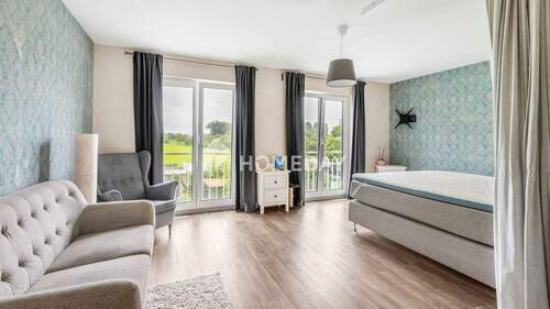 1. OG Schlafzimmer 1 - Modernes Haus mit Garten, EBK, Terrasse, Garage & Stellplatz in Rheinhausen