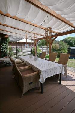 große, überdachte Terrasse - 