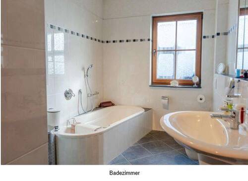 Badezimmer.JPG - 