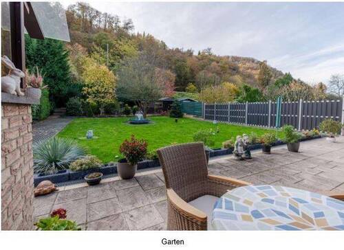 Terrasse mit Blick in den Garten.JPG - 