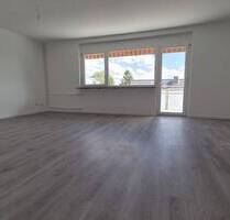 Sanierte 4-Zimmer-Wohnung mit Balkon & Einbauküche - Lorsch