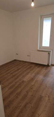 Wohn und Schlafzimmer - Gemütliche 1 Zi. Whg. in zentraler Lage von Kölln-Reisiek