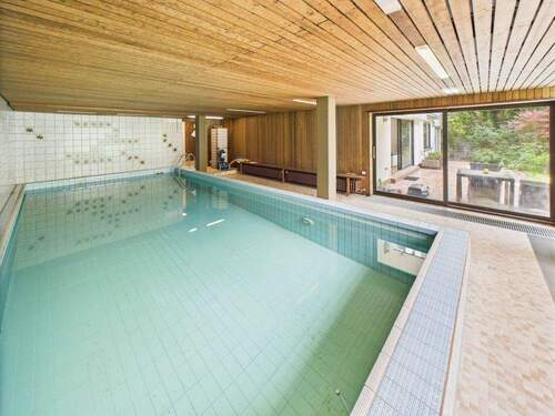 Schwimmbad - 