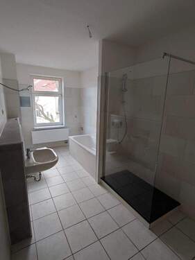 Bad - frisch renovierte 2-Raum Wohnung in guter Lage * Bezug ab sofort