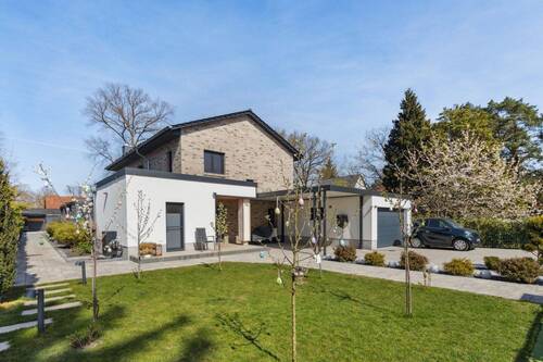 Bild 1 - Modernes Traumhaus mit hochwertiger Energietechnik, Pool und großem Garten
