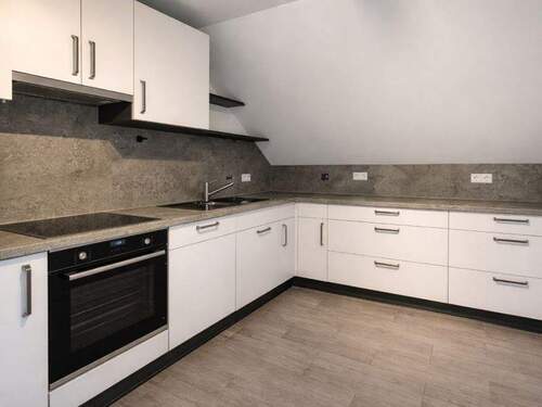 Einbauküche - Etagenwohnung mit 83,00 m&sup2; in Reutlingen zur Miete