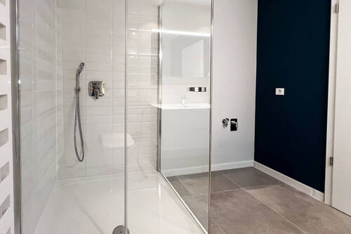 Extragroße bodentiefe Dusche - 