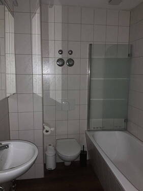 Bad - Etagenwohnung mit 51,00 m&sup2; in Chemnitz zur Miete
