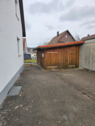 Schuppen/Garage mit seitl. Stellplatz - 