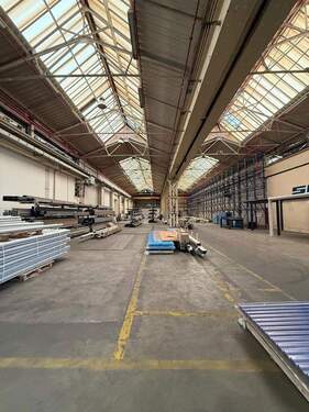 Bild 1 - Lagerräume in zentraler Lage ! - 11.000,00 EUR Kaltmiete,