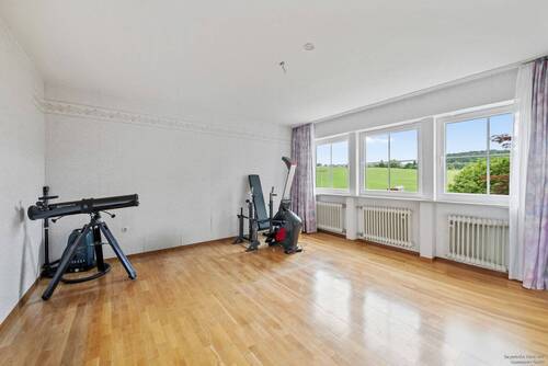 Lichtdurchflutetes Kinderzimmer im EG - 