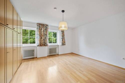 Helles Schlafzimmer im EG - 