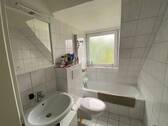 Badezimmer mit Wanne.jpg - 