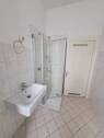 Bad mit Dusche - 