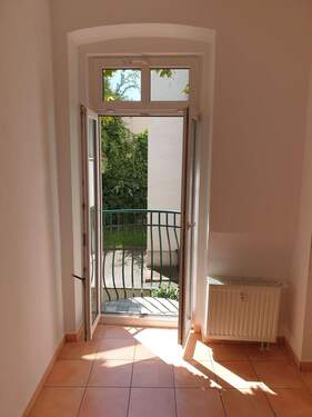 1.OG li Blick aus Küche - kleine 1- RWE mit Balkon in der Görlitzer Innenstadt !