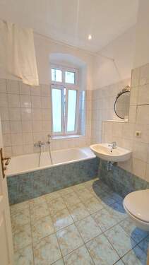 Helles Bad mit Fenster - Etagenwohnung mit 35,00 m&sup2; in Görlitz zur Miete