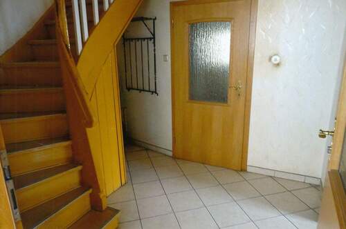 EG - Eingangsdiele - rechts WZ - geradeaus Küche - 