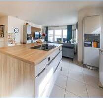 Traumhafte 4,5 Zimmer Wohnung mit Balkon, Tiefgarage, EBK und Aufzug in Top Lage von Radolfzell. - Radolfzell am Bodensee
