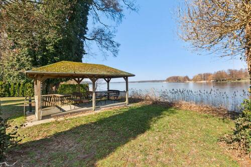 Gemeinschafts - Pavillion am See - 