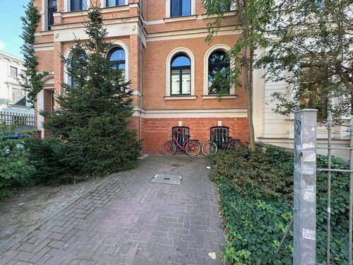 Pkw-Stellplatz - 1 Zimmer Mehrfamilienhaus, Wohnhaus in Halle (Saale)