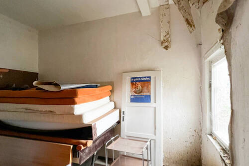 Zimmer mit Wasserschaden - 