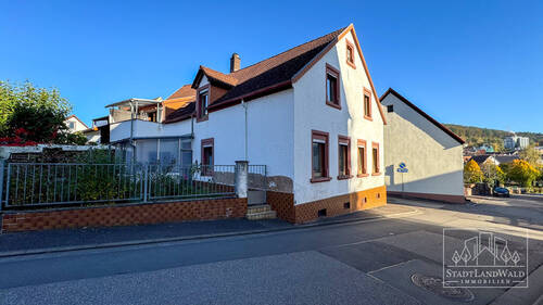 Ansicht Straße - 7 Zimmer Einfamilienhaus zum Kaufen in Rodalben