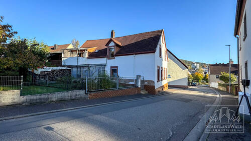 Straßenansicht - 7 Zimmer Einfamilienhaus in Rodalben