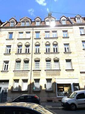 Mehrfamilienhaus Blick von Str - 