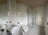 Duschbad mit Fenster 1.OG - 