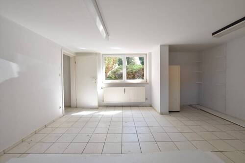 Büro 8 (UG) - 