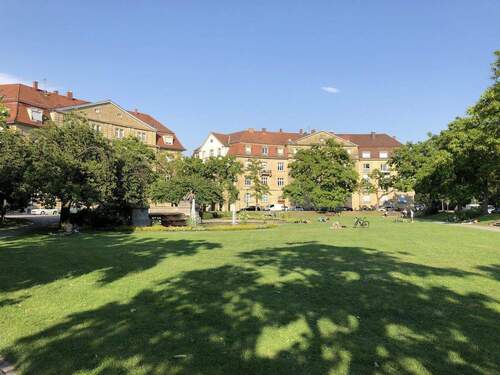 Haydnplatz Karlsruhe mit Blick auf Wohnung - 1 Zimmer Etagenwohnung in Karlsruhe