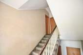 Ruhiges, freundliches Treppenhaus - 