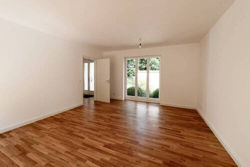 Wohnzimmerfenster zum Vorgarten - 