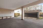 Einfahrt zur Tiefgarage - 