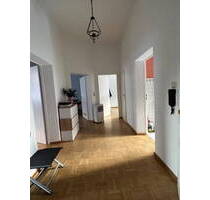 Sehr gut geschnittene Altbauwohnung in der Nähe vom Main und Baseler Platz - Frankfurt am Main Bahnhofsviertel