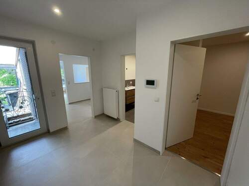 Flur EG Wohung - 7 Zimmer Mehrfamilienhaus, Wohnhaus zum Kaufen in Bad Neuenahr-Ahrweiler